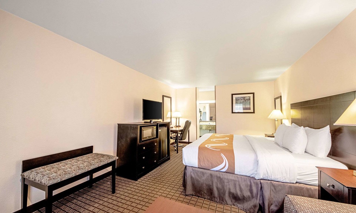 Three Rivers Hotel | Quality Inn Three Rivers