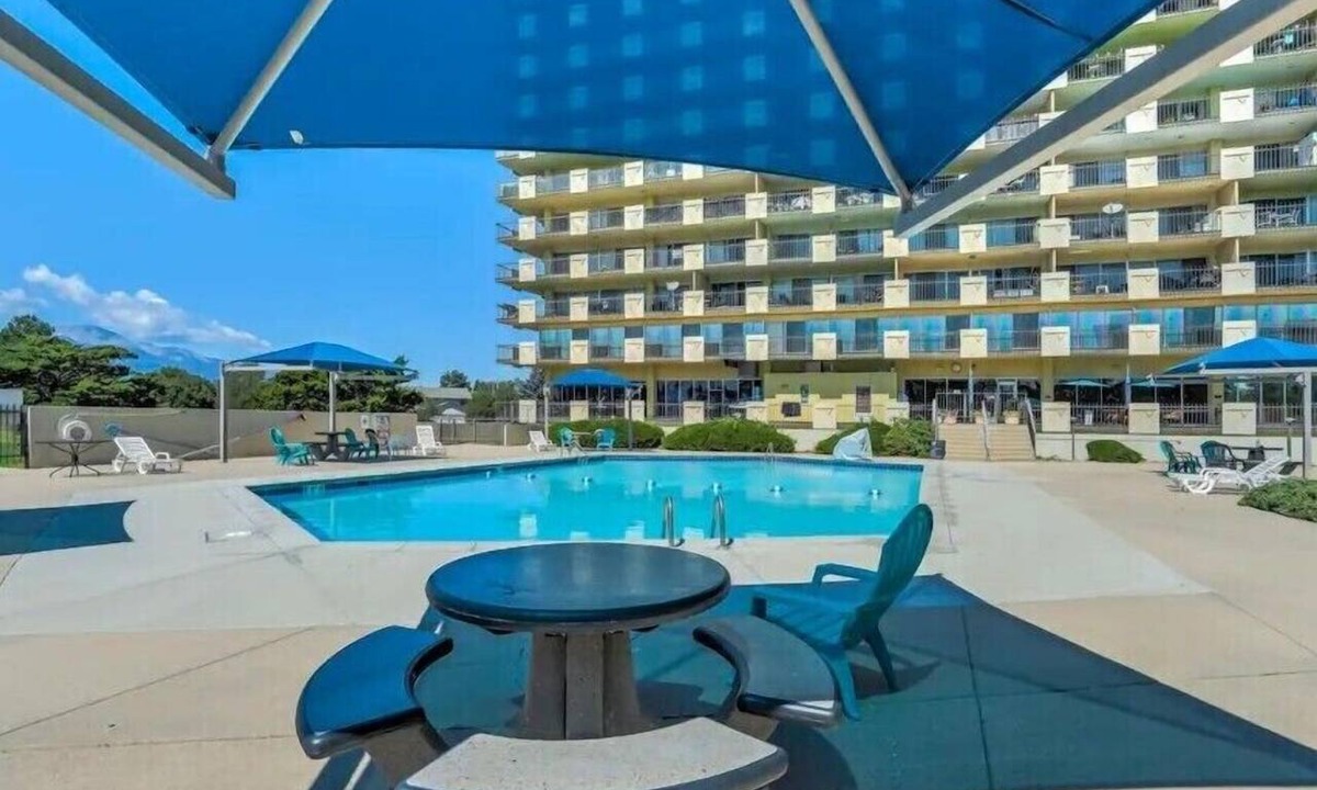 Southeast Colorado Springs Condo | Quiet, Spotless Condo with King Bed for your Getaway!