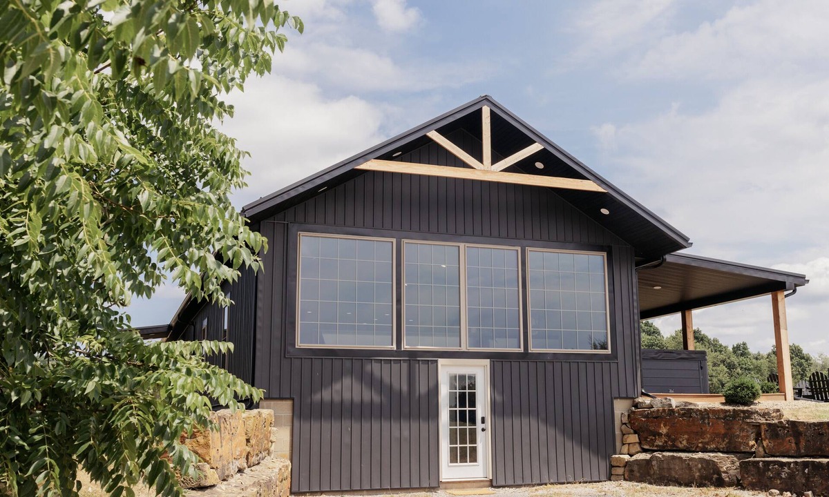 Freeport House | Red Hill Farm's Newly Renovated "Bunkhouse" with Hot tub and Gameroom