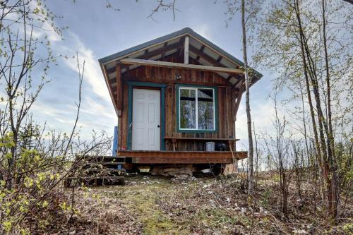 Houston House | Relaxing Rustic Cabin Retreat, Dry Cabin Experience And Year Round Fishing Fun in Houston, Alaska