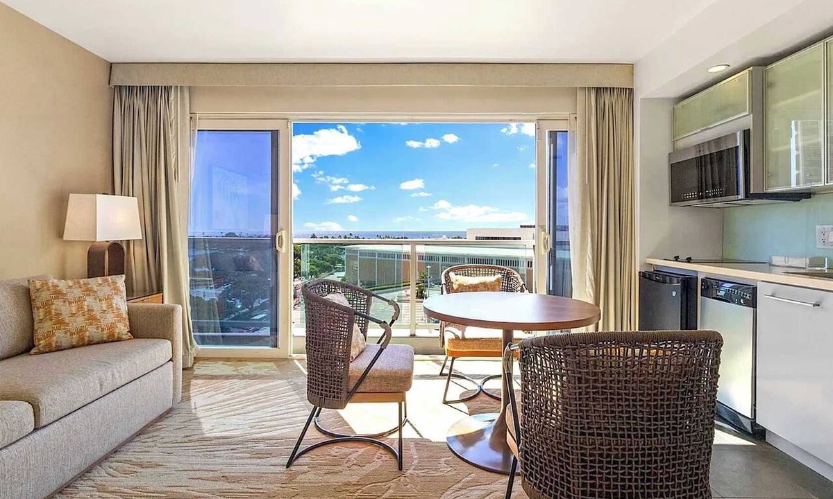 Ala Moana Condo | Renovated Ala Moana 1BR Suite| Balcony & City Views