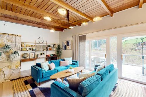 Northwood House | Riverfront Escape