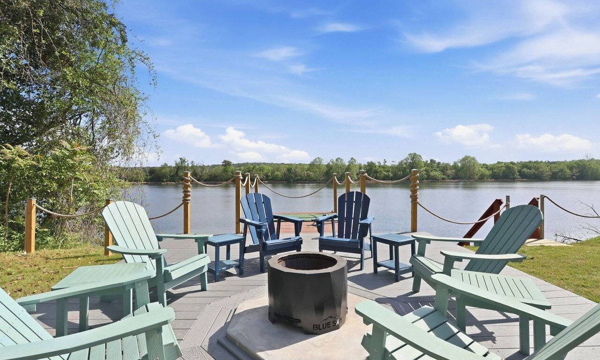 Augusta House | Riverfront Haven~Pool~Kayak~BBQ~7 Mins to Masters