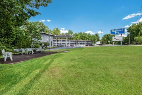 Northlake Hotel | Rodeway Inn Anderson North - Clemson