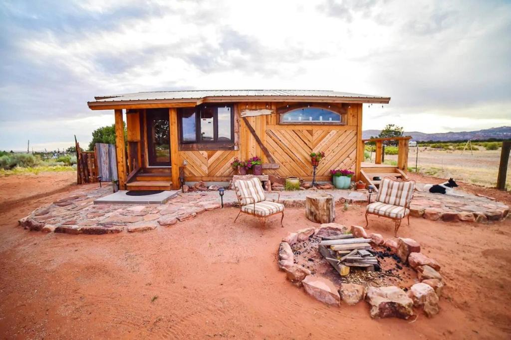 Cane Beds House | Rustic Ranch Getaway Near Zion, Bryce, Grand Canyon