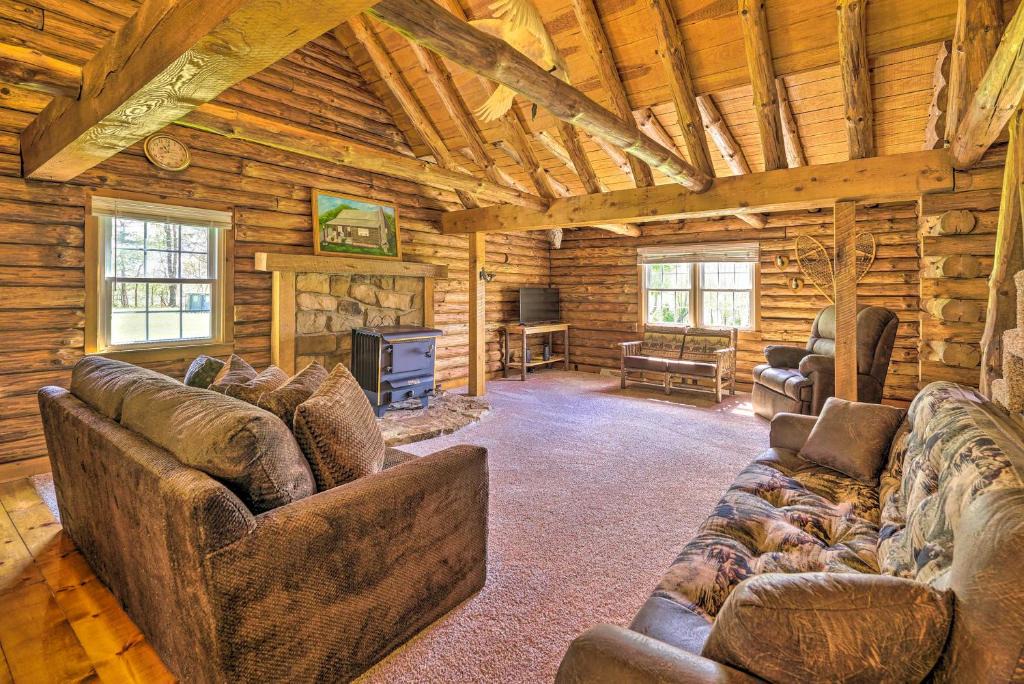 Zanesville House | Rustic Zanesville Getaway with Expansive Yard!
