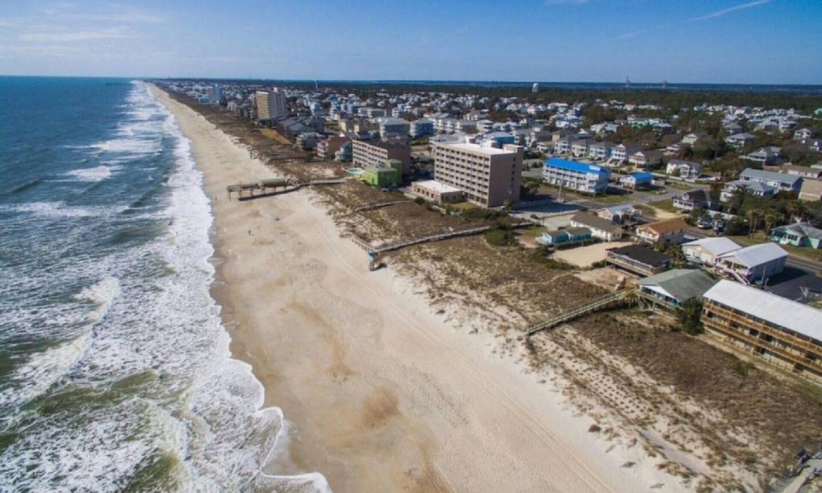 Wilmington Beach Condo | ~ SeaMist Seas ~ Duplex - Pool, Steps to Oceanfront Tiki Bar