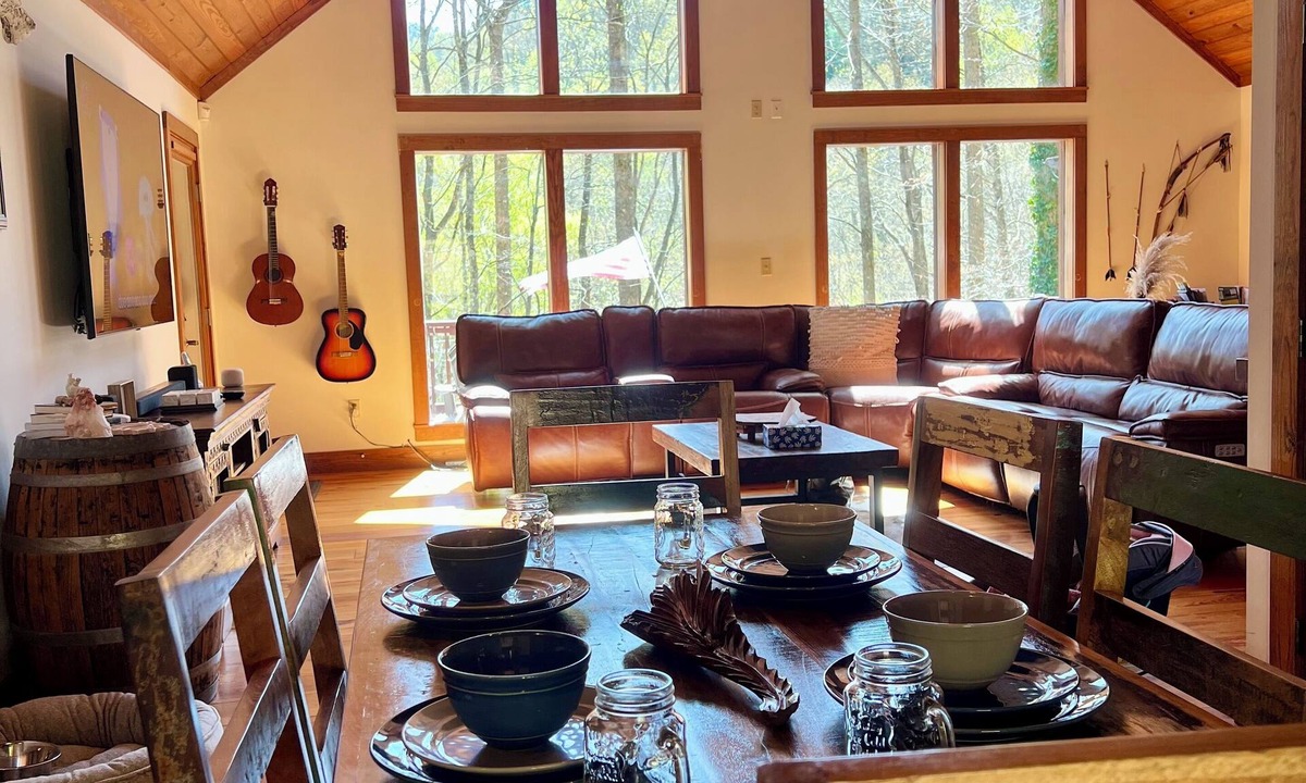 Highlands Cabin | Secluded Mountain Cabin Retreat Near Franklin & Highlands