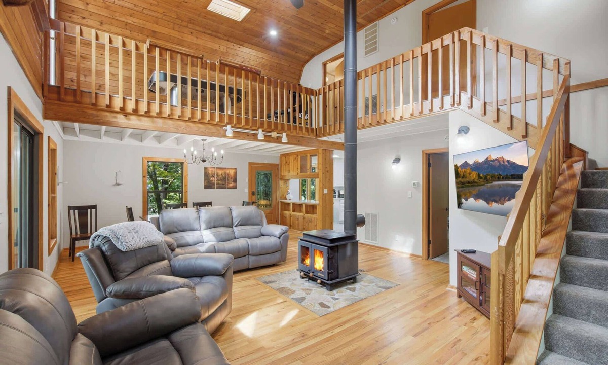 Jasper Cabin | Sharp Top Mountain Retreat