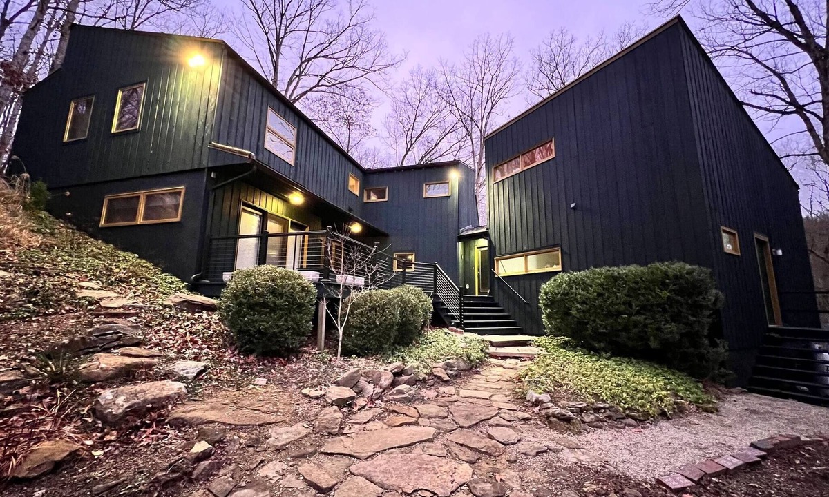 Athens House | Spacious Hidden Gem in Athens OH