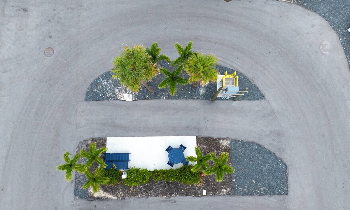 Sugarloaf Key RV Rental | Spacious Pull-Through RV Lot at Sugarloaf Key with Pool, Saltwater Lake Access & Tiki Bar