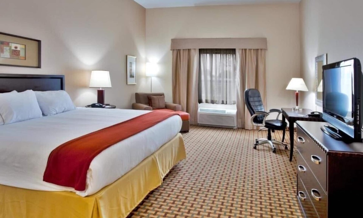 Fairvilla Apartment | Standard Room Near Cube Smart Self Storage ORL