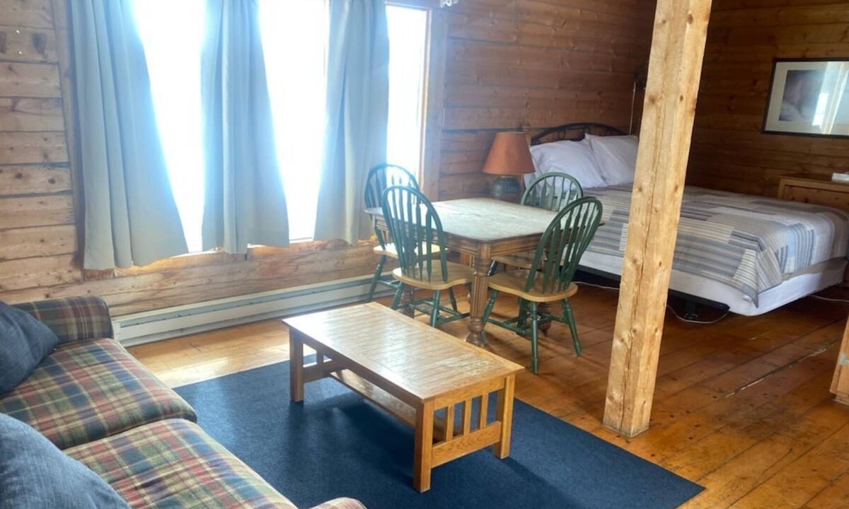 Clark Cabin | Steamboat Lake Outpost One-Bedroom-Studio Cabins