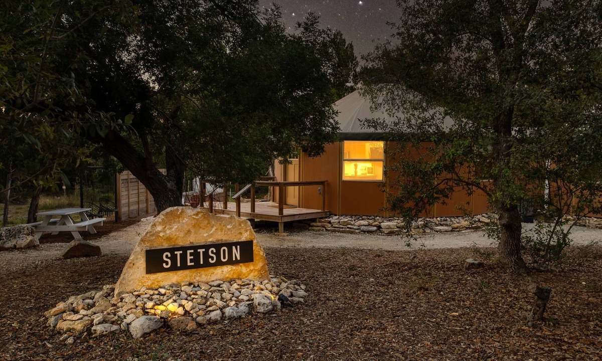 Canyon Lake Cabin | Stetson Luxury Yurt-Cabin: w/Hot & Soaking Tub