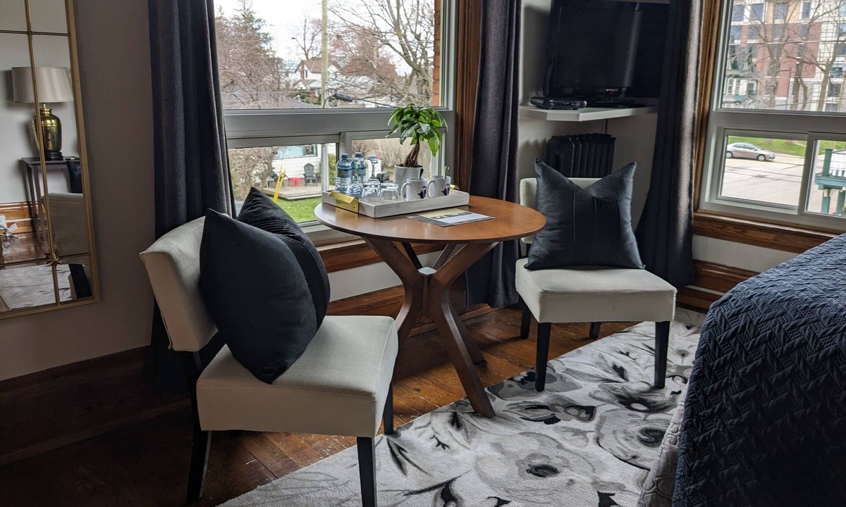 Gananoque Bed & Breakfast | Stonewater Manor