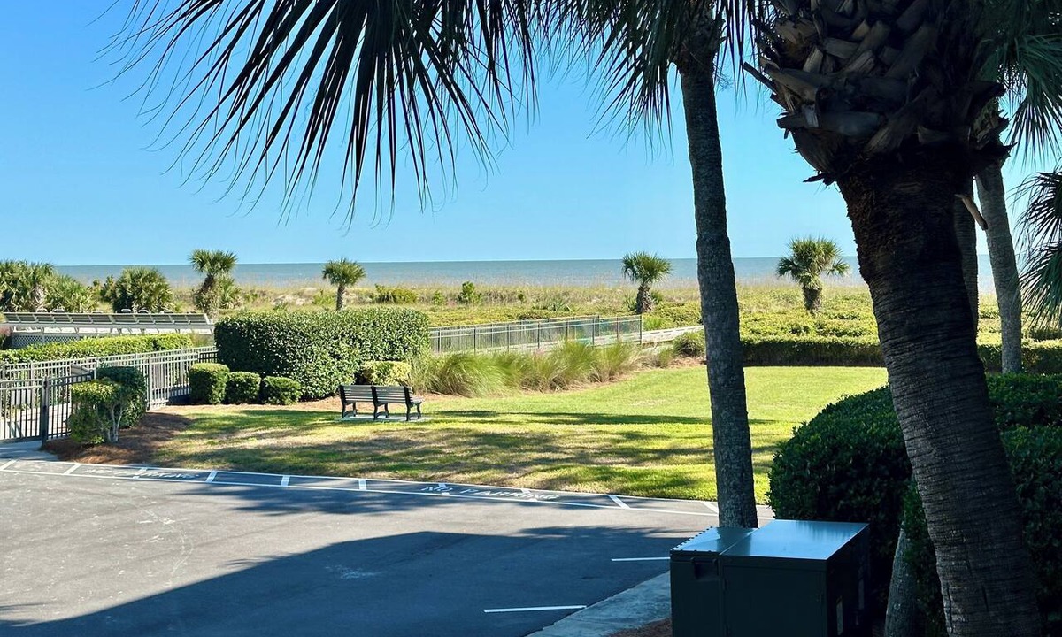 Hilton Head Island Condo | Stunning Oceanview Luxury Remodel, Bikes Included!