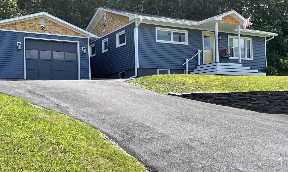 South Barre House | Sunset Meadow