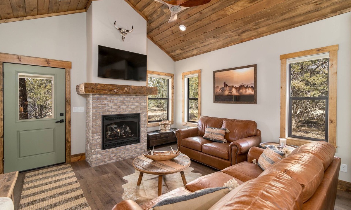 Orderville Cabin | The Bunkhouse | Zion & Bryce | Hot Tub | Fire Pit