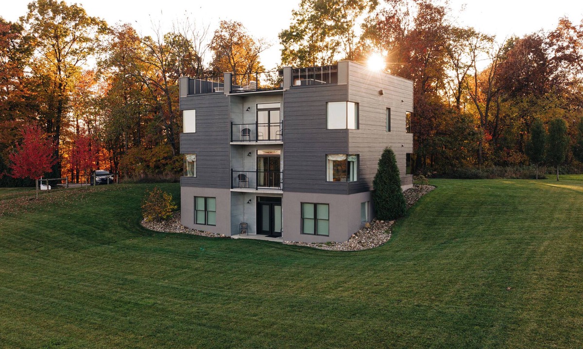 Millersburg House | The Dwelling | Rooftop Terrace w/VIEWS + Fire Pit!
