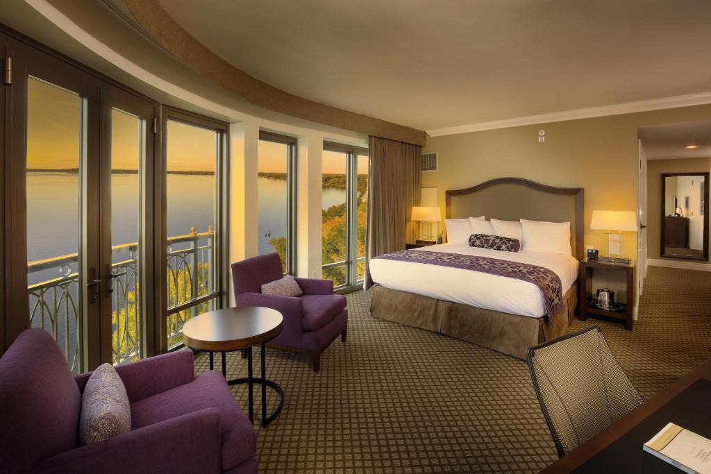 Madison Hotel | The Edgewater