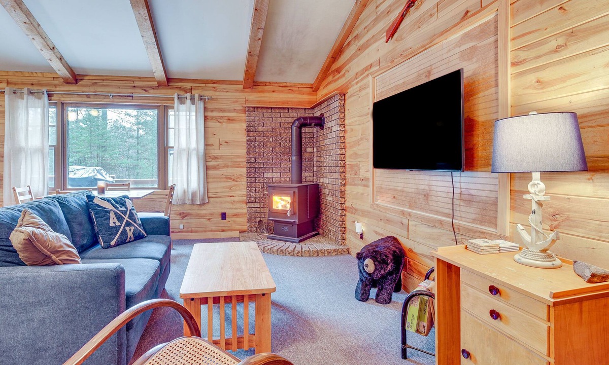 Eagle River Cabin | 'The Hideaway' Eagle Chain Access & Riverside View