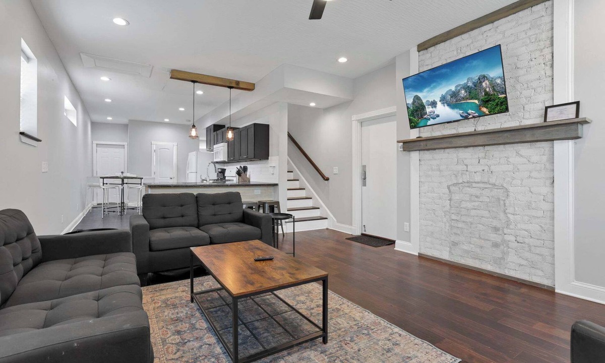 West Columbus House | The Urban Roost - 2 BR 2 Bath 4 Beds