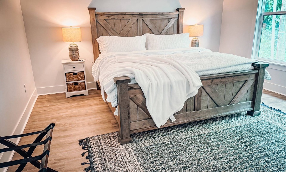 Nashport House | The Wharf at Buckeye Lake