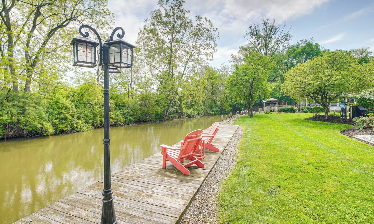 Nashport Cottage | Thornville Home w/Boat Dock: On the Lake!