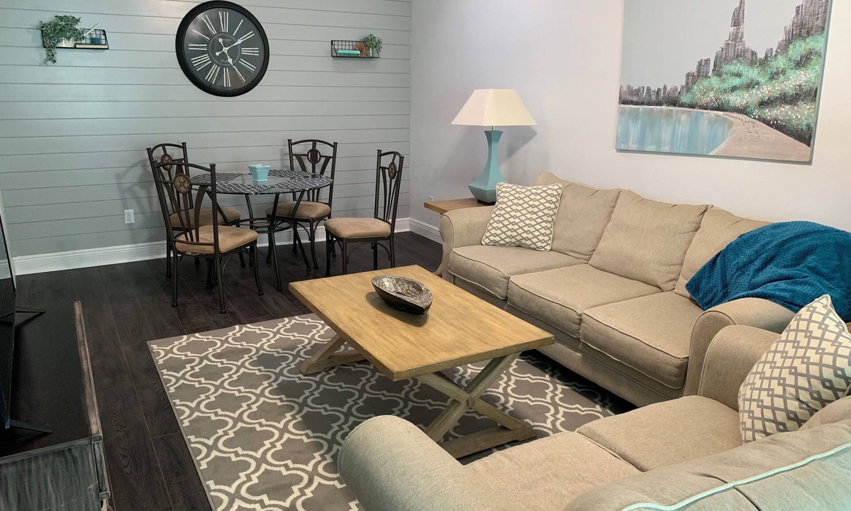 Northeast Pensacola House | Tradewinds Pensacola 1 bedroom northeast cottage
