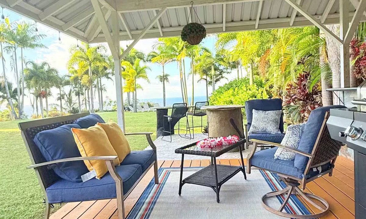 Pepeekeo Apartment | Tropical 1BR Hideaway w/Balcony near surf Beaches