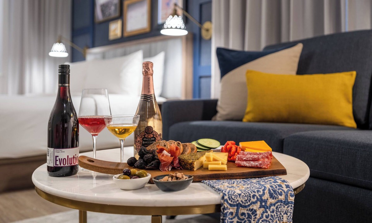 Queens Hotel | voco Fiorello - LaGuardia Airport by IHG