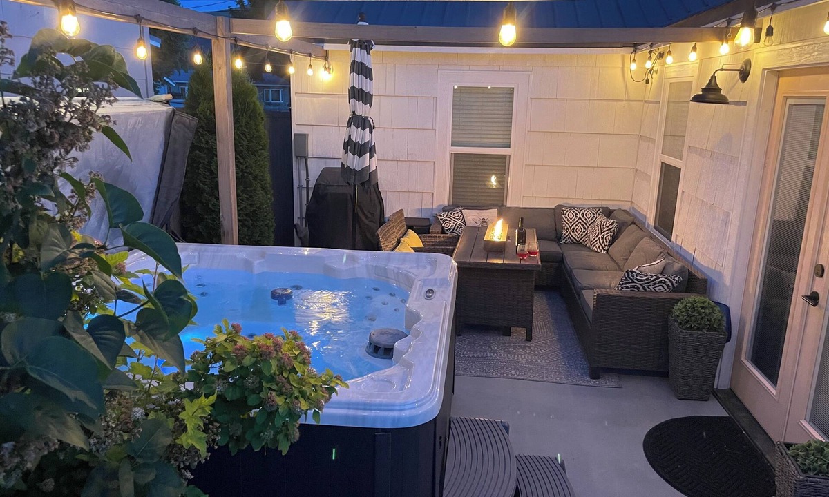 Wapato Point House | Walkable Lake Gem - Hot Tub + Fire Pit - Close to Beach