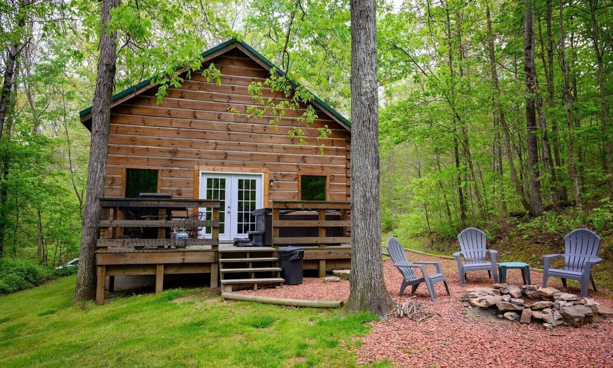 Logan Cabin | Welcome to Bear Hollow in Hocking Hills!