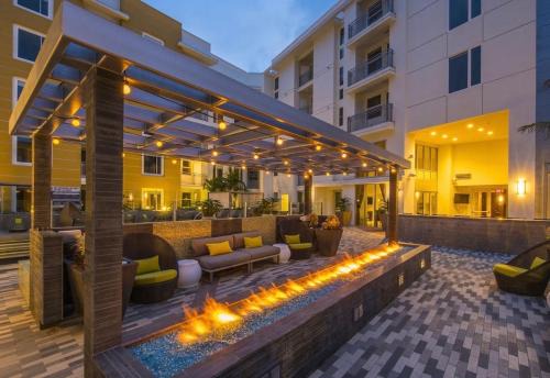Miracle Mile Apartment | West Hollywood 2bdr residence