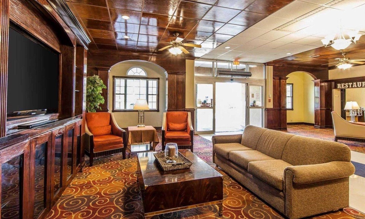 Marietta Hotel | Wingate by Wyndham Marietta Conference Center