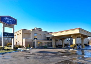 2-Star Hotel ∙ Hampton Inn Columbus-East