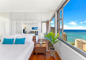 36Fl with Ocean View, Mins to Waikiki Beach, Parking