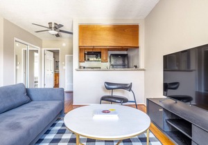 Bright Sherman Oaks 1BR w/ Gym, Pool, walk to Ventura Blvd, by Blueground