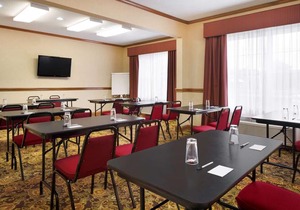 Country Inn & Suites by Radisson Macedonia OH