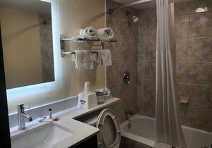 Days Inn by Wyndham Grove City Columbus South