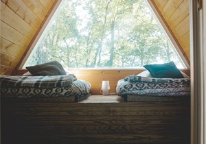 Glamplyfe Nature Experience: A-Frames on Lakefront L15