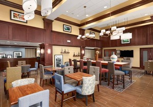 Hampton Inn & Suites Cleveland-Beachwood