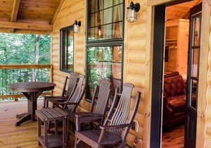 Romantic Treehouse Getaway with Breathtaking Views