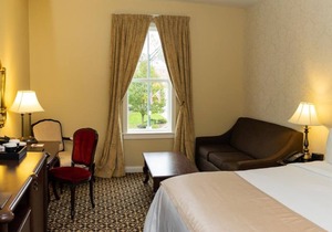 The Mount Vernon Grand Hotel