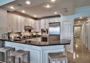 Top Floor Gulf-Front Condo, Whirlpool Bath, access to Infinity Pool, 310 Ft Pri