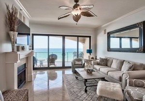 Top Floor Gulf-Front Condo, Whirlpool Bath, access to Infinity Pool, 310 Ft Pri