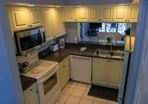 Vacation Day Is Always A Great Idea! 2 Classy Units, 2 Pools and Hot Tub
