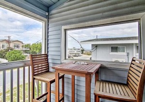 Walk to Dewey Beach: Bright Condo w/Balcony!