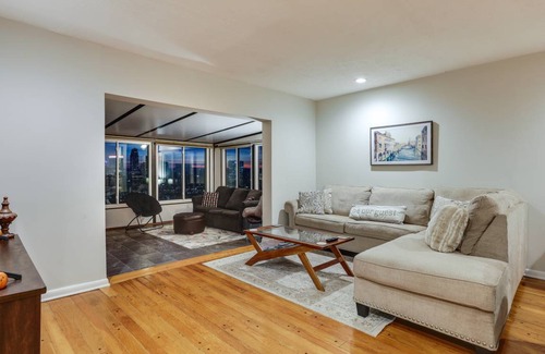 Mount Auburn House | 125 m² House ∙ 2 bedrooms ∙ 8 guests