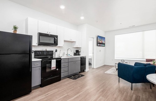 Downtown Columbus Apartment | 325-195 East Main St -- HIGH END 1BR APT I BEAUTIFUL VIEW OF COL